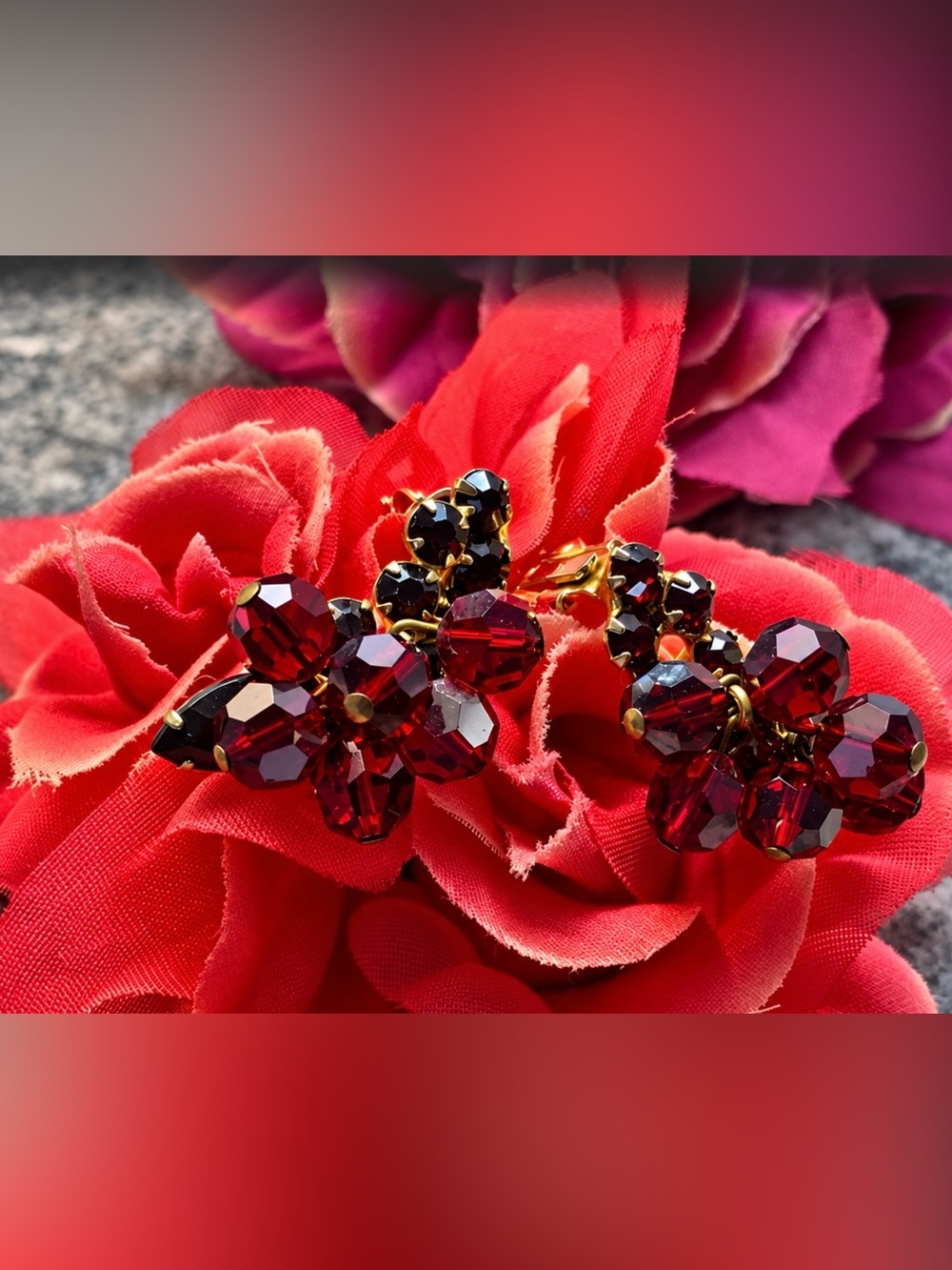 Vintage D&E Juliana red auroura Borealis crystal drop earrings.